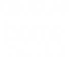 Das Douglas Home Spa Logo in Weiß auf schwarzem Hintergrund. 
