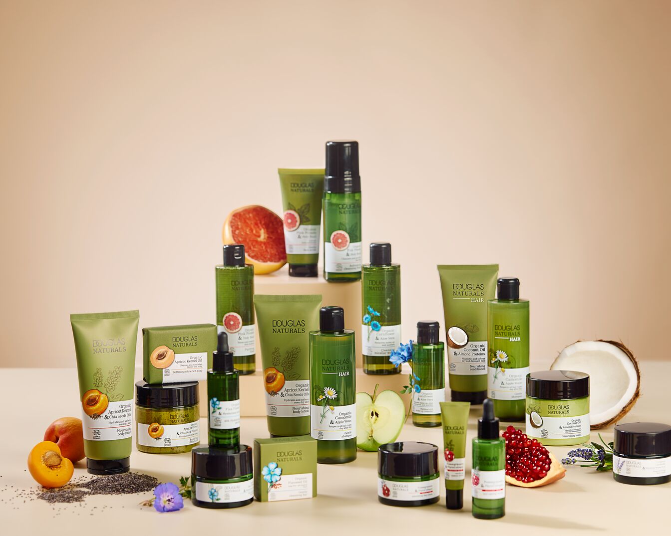 Scopri la linea Douglas Naturals: prodotti naturali per la cura della pelle e dei capelli, arricchiti con ingredienti come albicocca, cocco e camomilla, per una bellezza autentica e rispettosa dell'ambiente.