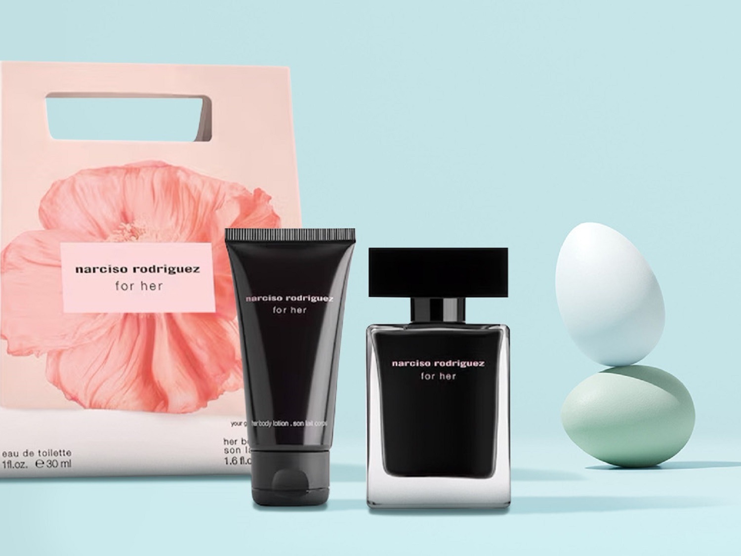 El set de regalo Narciso Rodriguez For Her incluye un Eau de Toilette, una loción corporal y un elegante empaque con un diseño floral, ideal para regalar o consentirte.