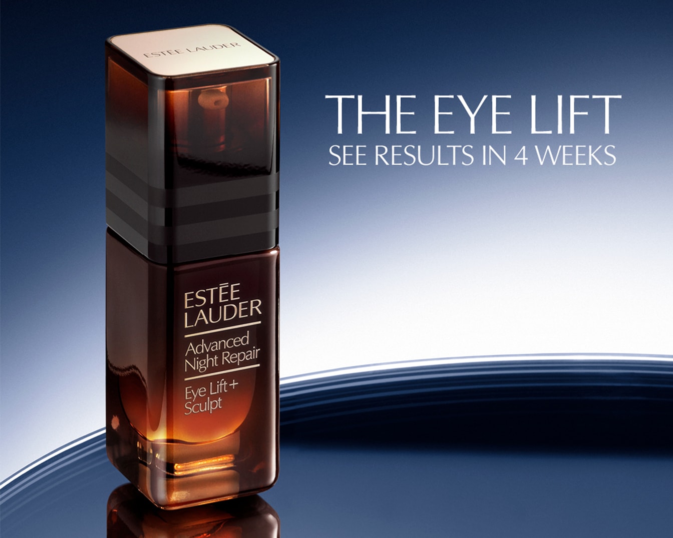 Voici le sérum contour des yeux Advanced Night Repair d'Estée Lauder dans son flacon carré marron et or, promettant un effet lifting visible en 4 semaines.