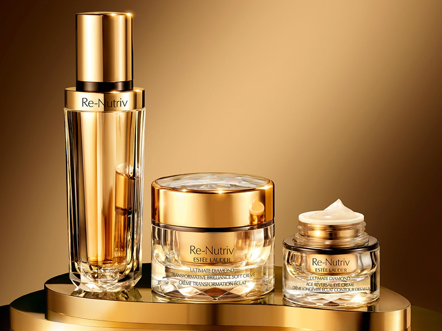 Entdecken Sie die Re-Nutriv-Kollektion von Estée Lauder, die luxuriöse Hautpflege mit dem Ultimate Diamond Transformative Brilliance Soft Creme und der Age Reversal Eye Creme für strahlende Haut bietet.