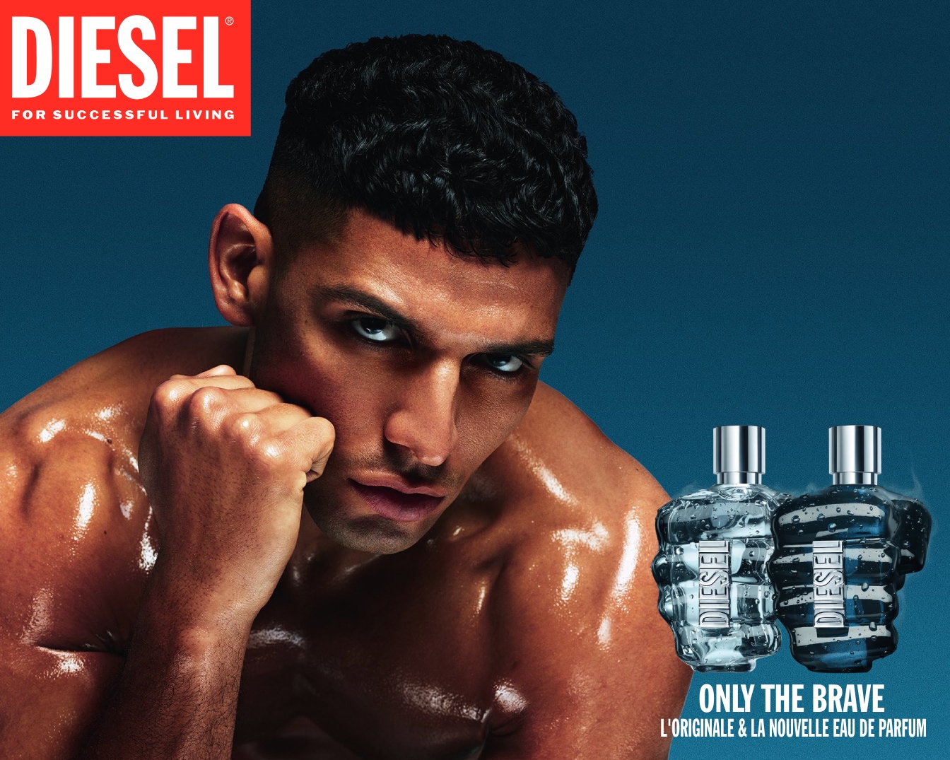 Découvrez le parfum Only The Brave de Diesel, incarné par un homme puissant et déterminé, à l’allure athlétique et au regard intense. Une fragrance qui célèbre la force, la confiance et l'audace.