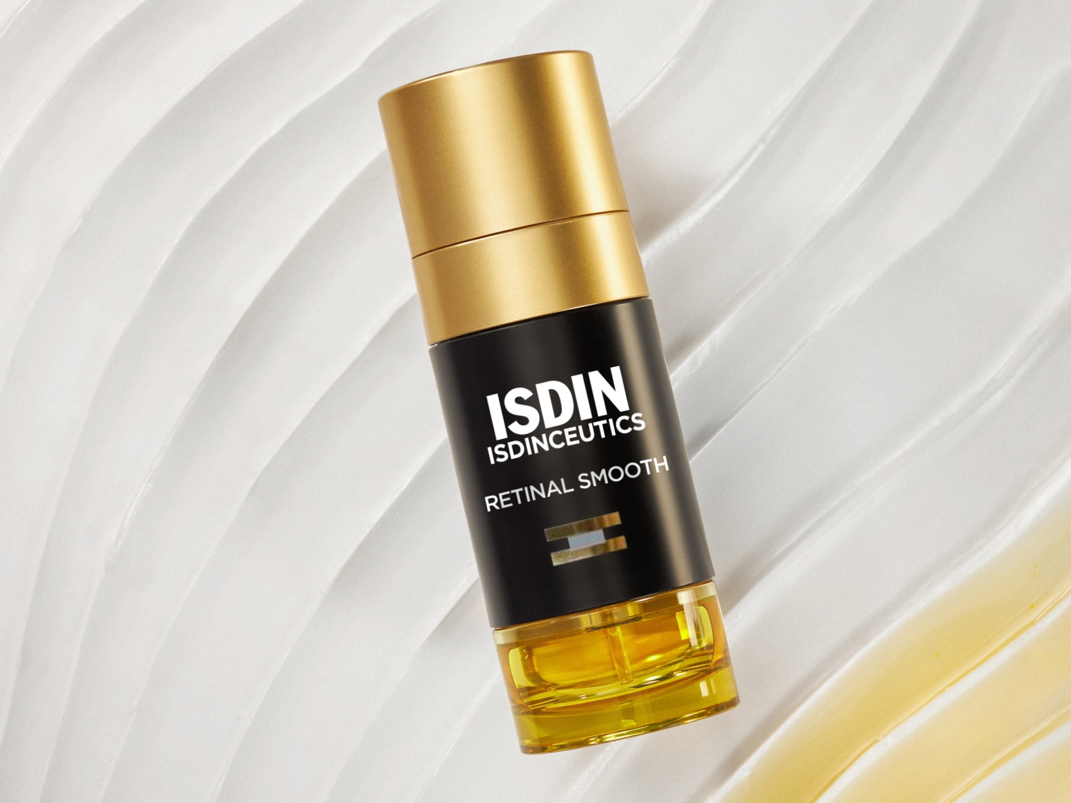El frasco negro de ISDIN Isdinceutics Retinal Smooth con letras blancas y tapa dorada promete una piel suave y renovada.