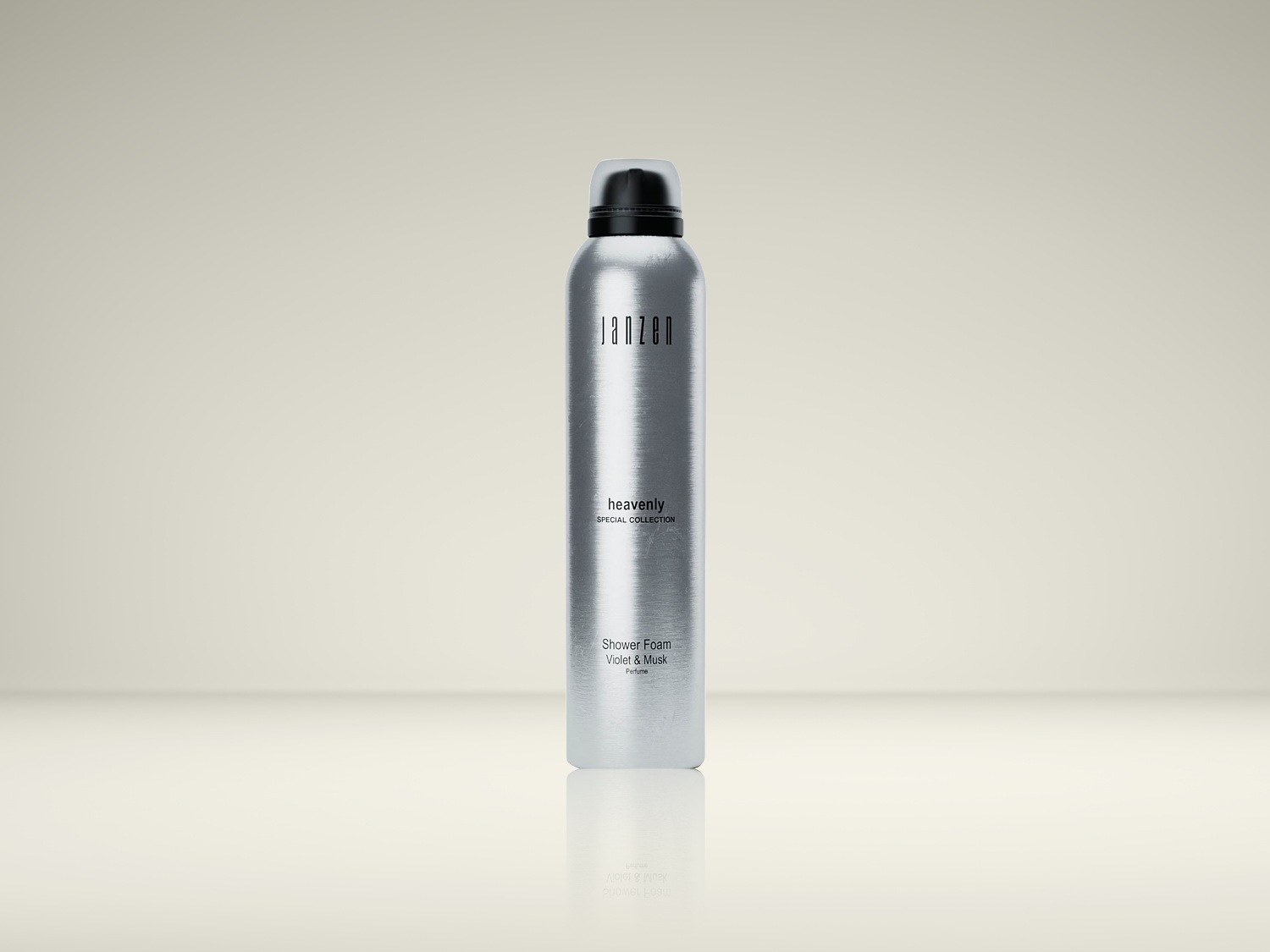 Zilverkleurige Janzen Heavenly Special Collection Shower Foam Violet & Musk in een metalen flacon.