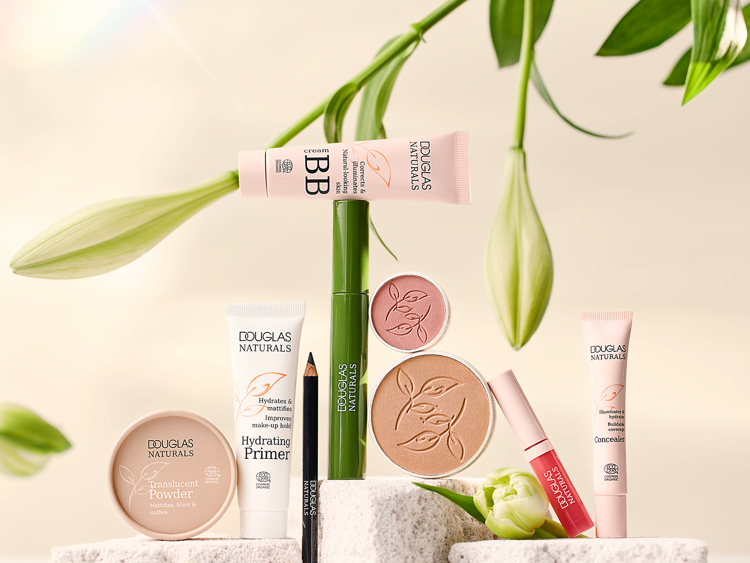 Ontdek de Douglas Naturals collectie: BB cream, mascara, blush, primer, poeder, concealer en meer voor een natuurlijke look.