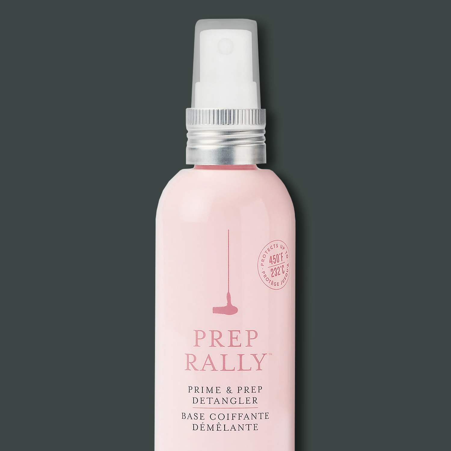 Rózsaszín, pumpás Prep Rally Prime & Prep Detangler spray ezüst kupakkal, amely akár 232°C-ig is védi a hajat.