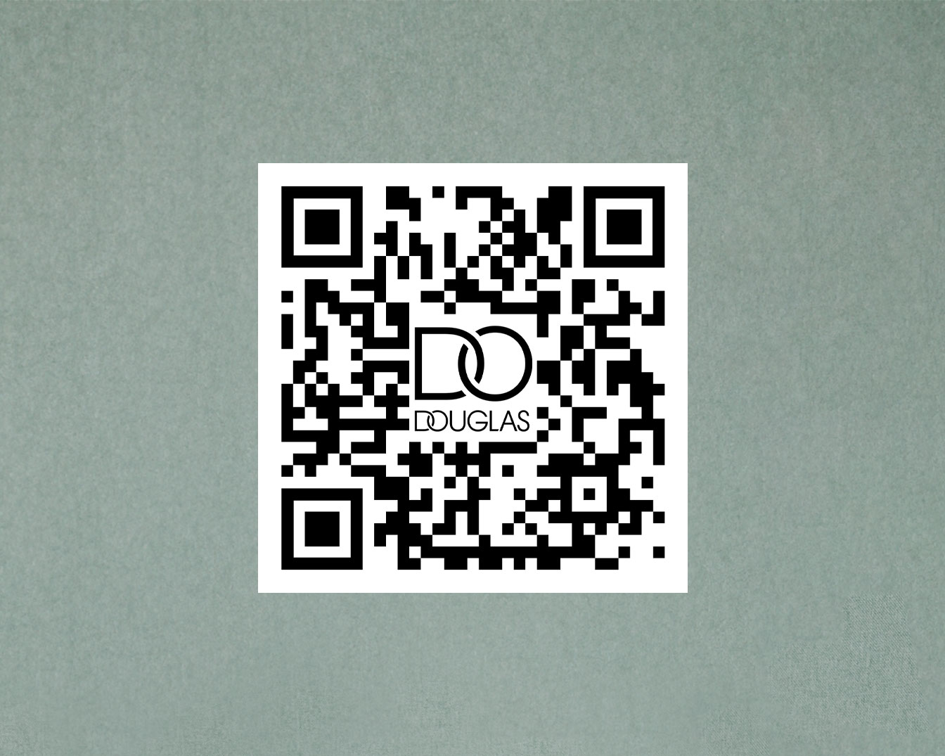 Scannen Sie den Douglas QR-Code, um exklusive Angebote und Beauty-Tipps zu entdecken.