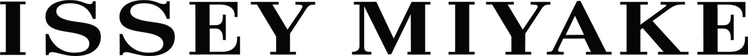 Schwarzer Text mit dem Schriftzug ISSEY MIYAKE.