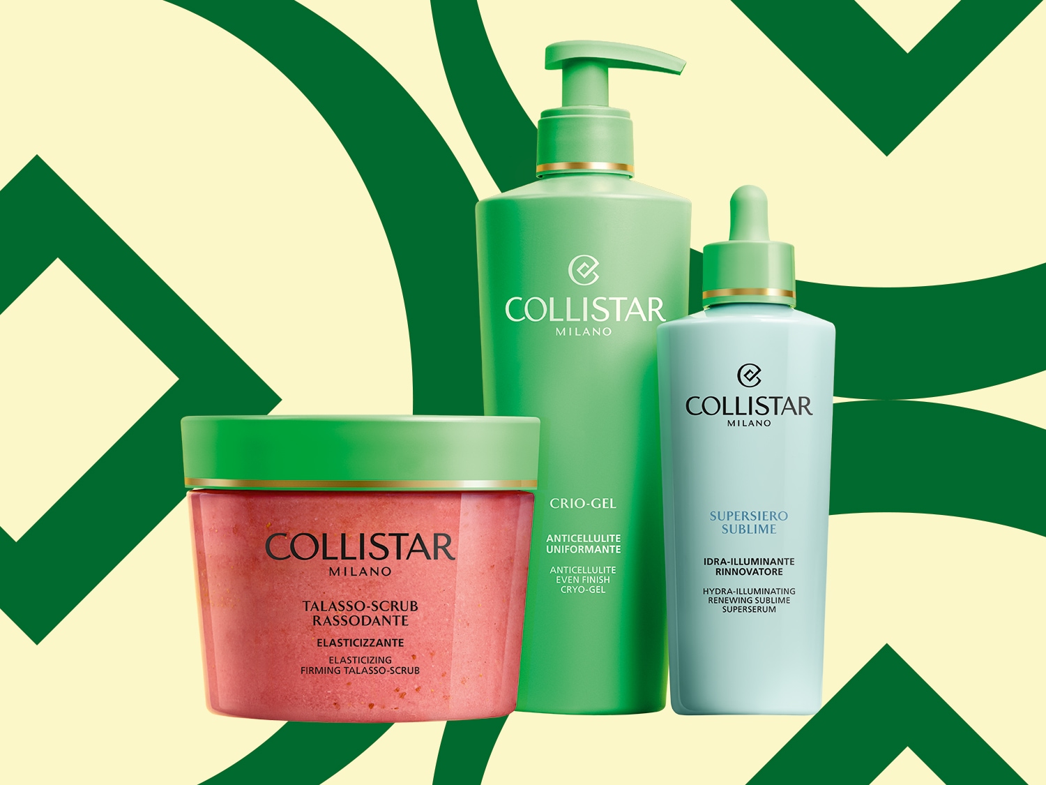 Trzy produkty Collistar Milano: różowy peeling Talasso-Scrub Rassodante, zielony Crio-Gel Anticelulit Uniformante i jasnoniebieskie Supersiero Sublime Idra-Illuminante Rinnovatore, wszystkie z zielonymi nakrętkami, stoją na beżowym tle z ciemnozielonymi geometrycznymi wzorami.