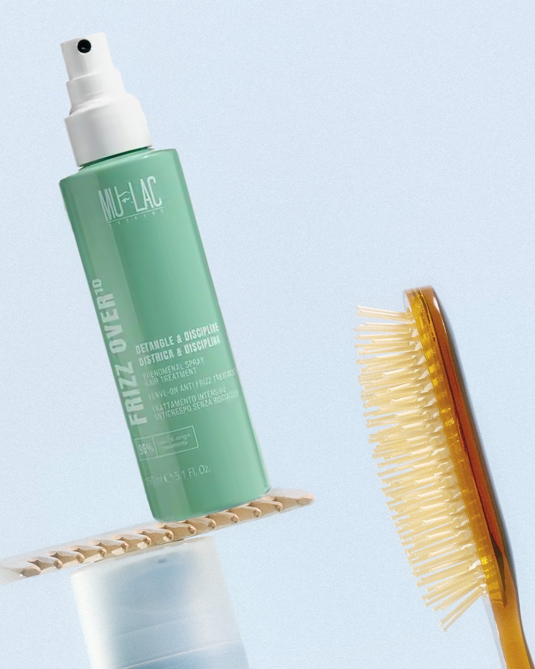 Spray districante e disciplinante per capelli Mu-Lac Frizz Over 10, con il 96% di ingredienti di origine naturale, per un trattamento intensivo anti-crespo senza risciacquo.