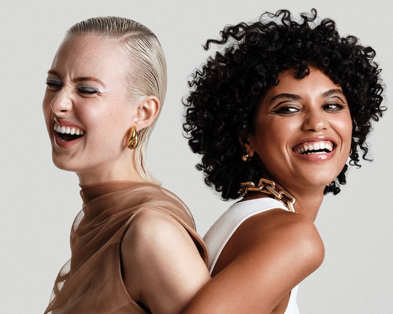 Švytinčios šypsenos ir spinduliuojančios asmenybės – atraskite grožį, kuris įkvepia pasitikėjimo savimi.