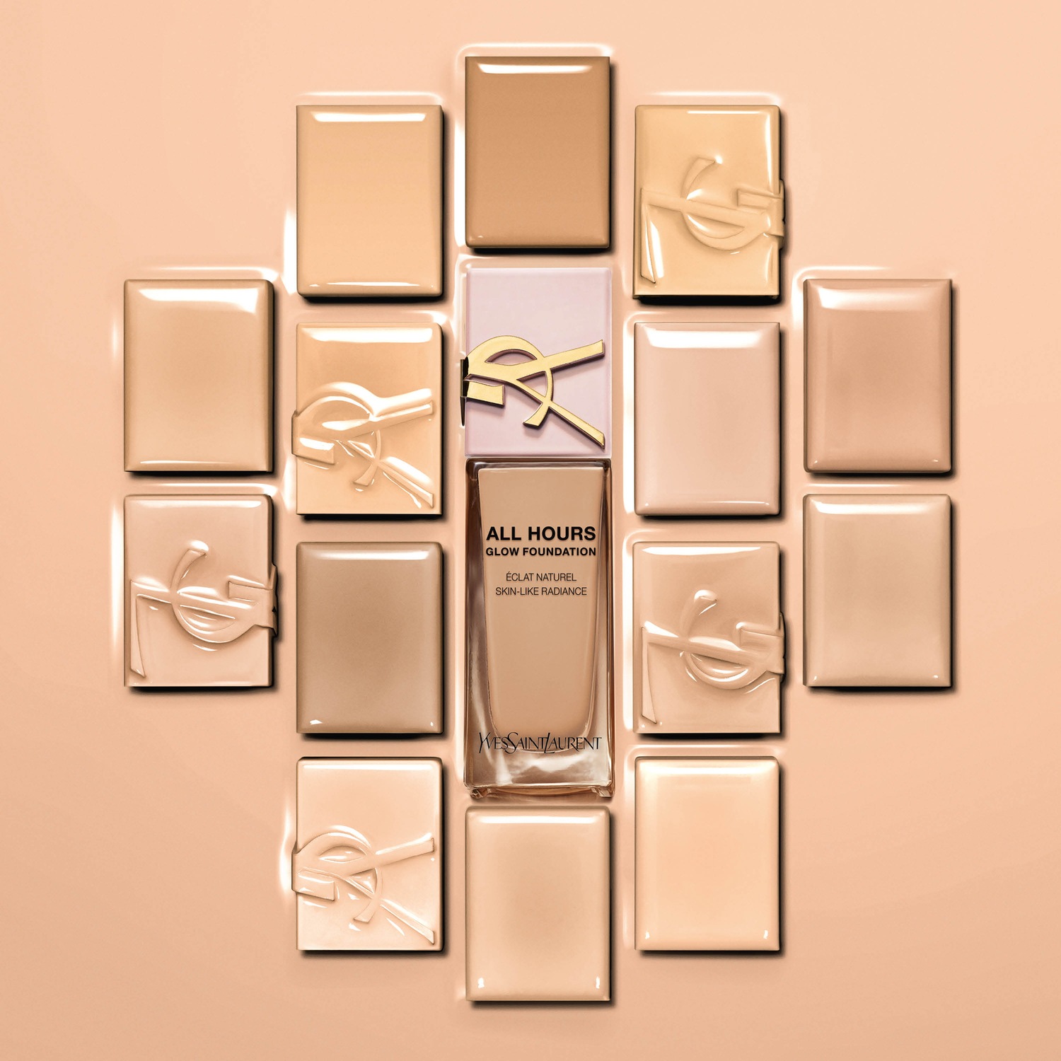 Découvrez le fond de teint All Hours Glow d'Yves Saint Laurent, un éclat naturel pour une peau radieuse.