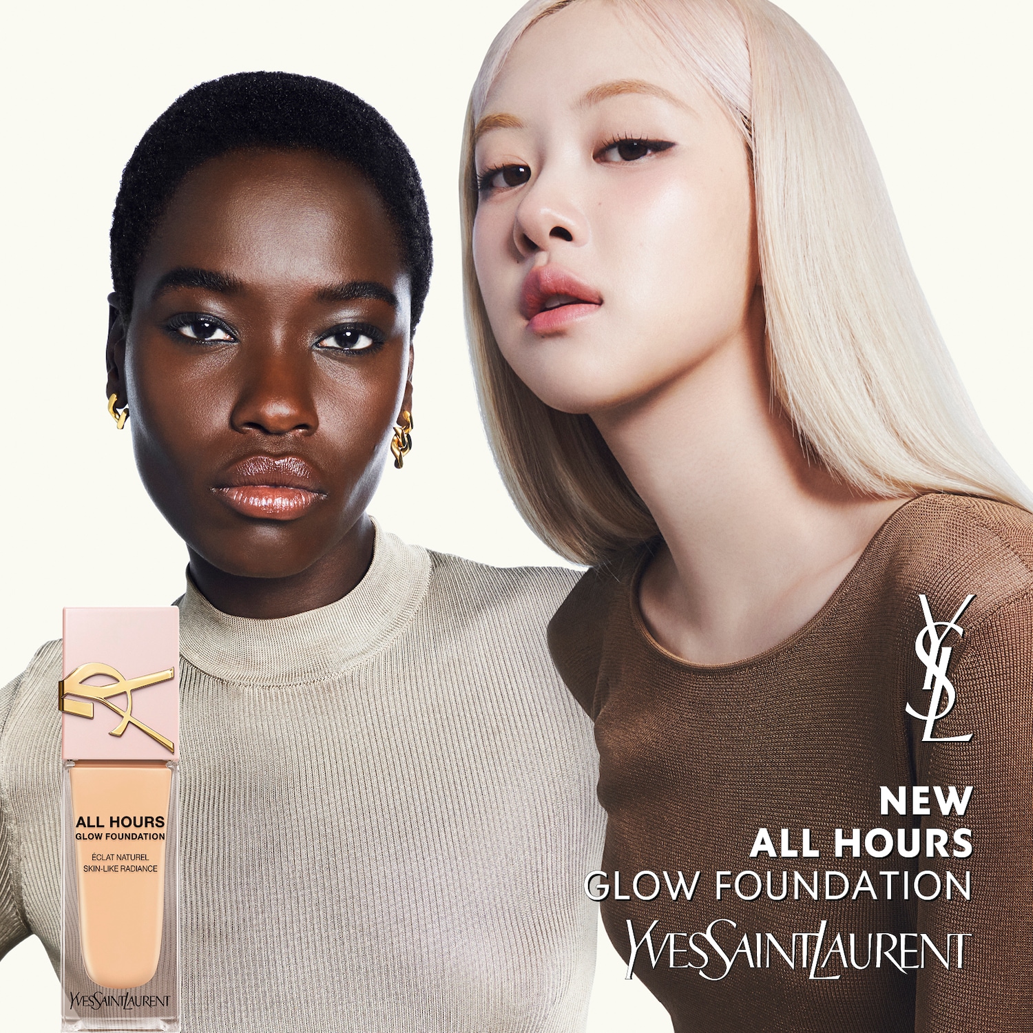 Dwie modelki prezentują podkład All Hours Glow od Yves Saint Laurent, który zapewnia naturalny blask i efekt skóry.