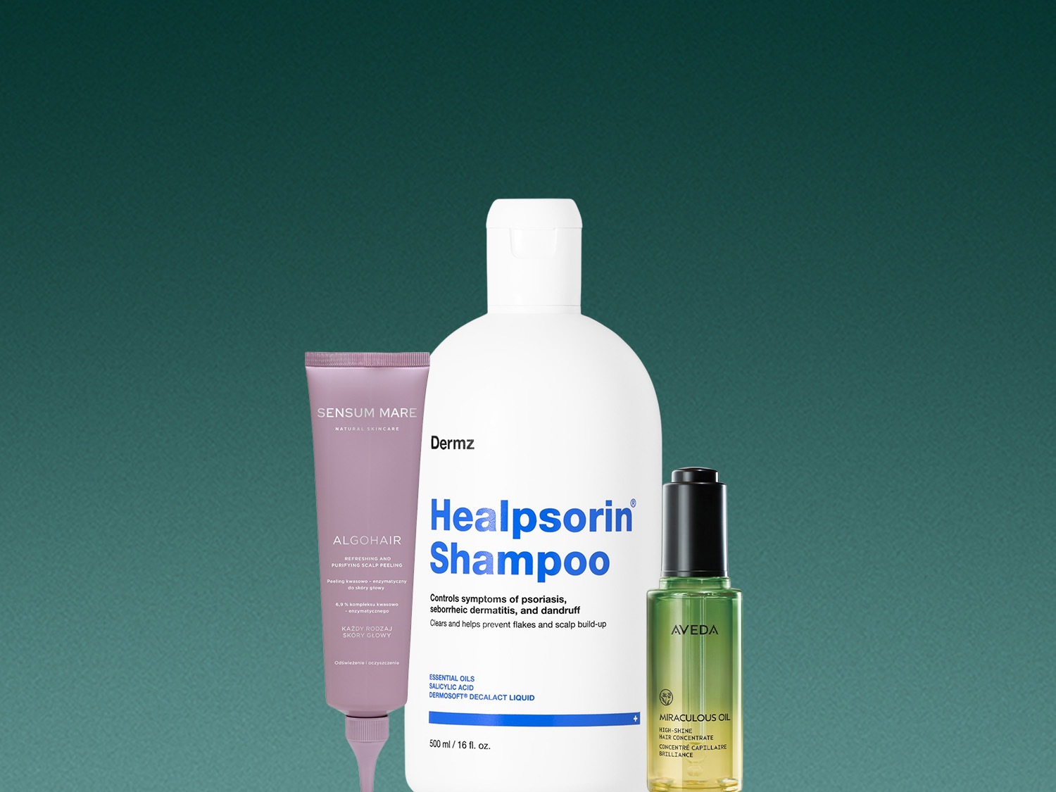Na ciemnozielonym tle znajdują się trzy produkty do pielęgnacji włosów: Sensum Mare AlgoHair, Dermz Healpsorin Shampoo i Aveda Miraculous Oil.