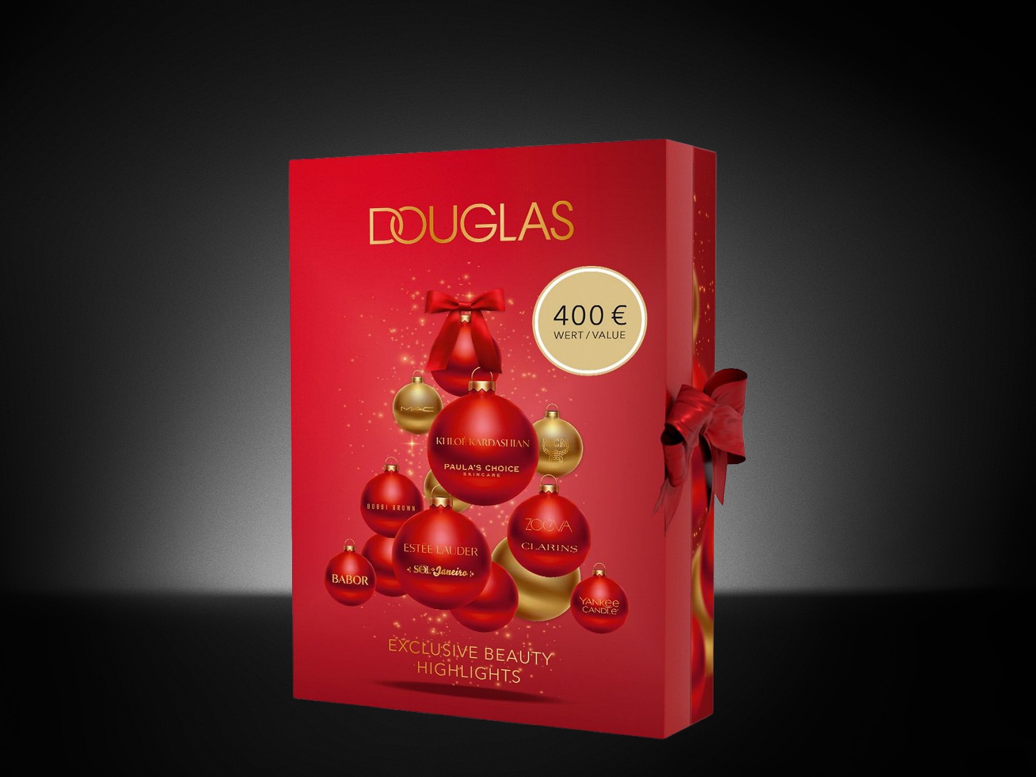 Šiame raudoname „Douglas“ rinkinyje yra „Khloe Kardashian“, „Paula's Choice“, „Estee Lauder“ ir kitų prekių ženklų produktai, kurių vertė 400 EUR.