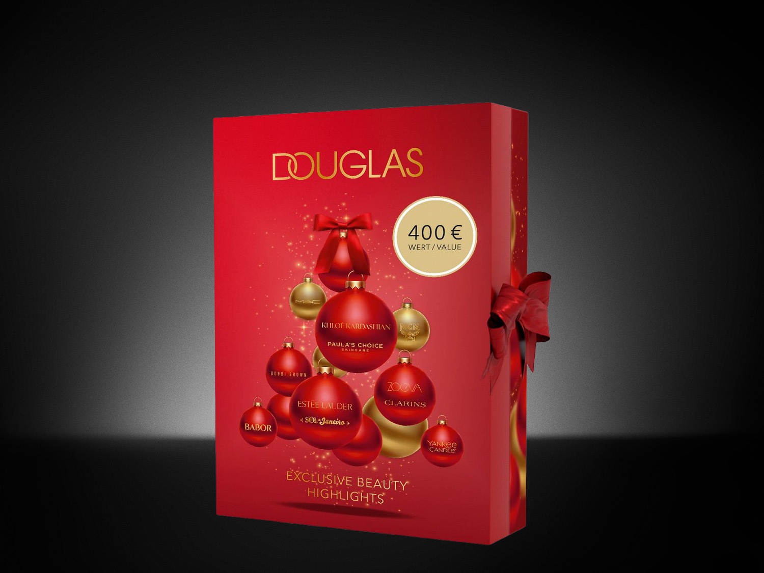 Šiame raudoname „Douglas“ rinkinyje yra „Khloe Kardashian“, „Paula's Choice“, „Estee Lauder“ ir kitų prekių ženklų produktai, kurių vertė 400 EUR.
