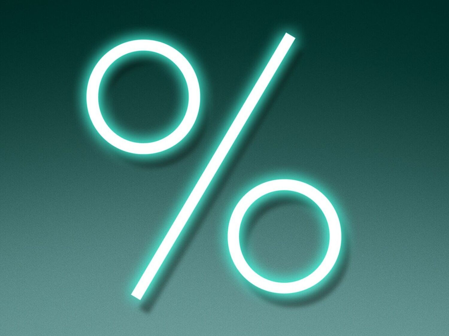 Švytintis procentų simbolis žalsvame fone rodo nuolaidas ir specialius pasiūlymus.