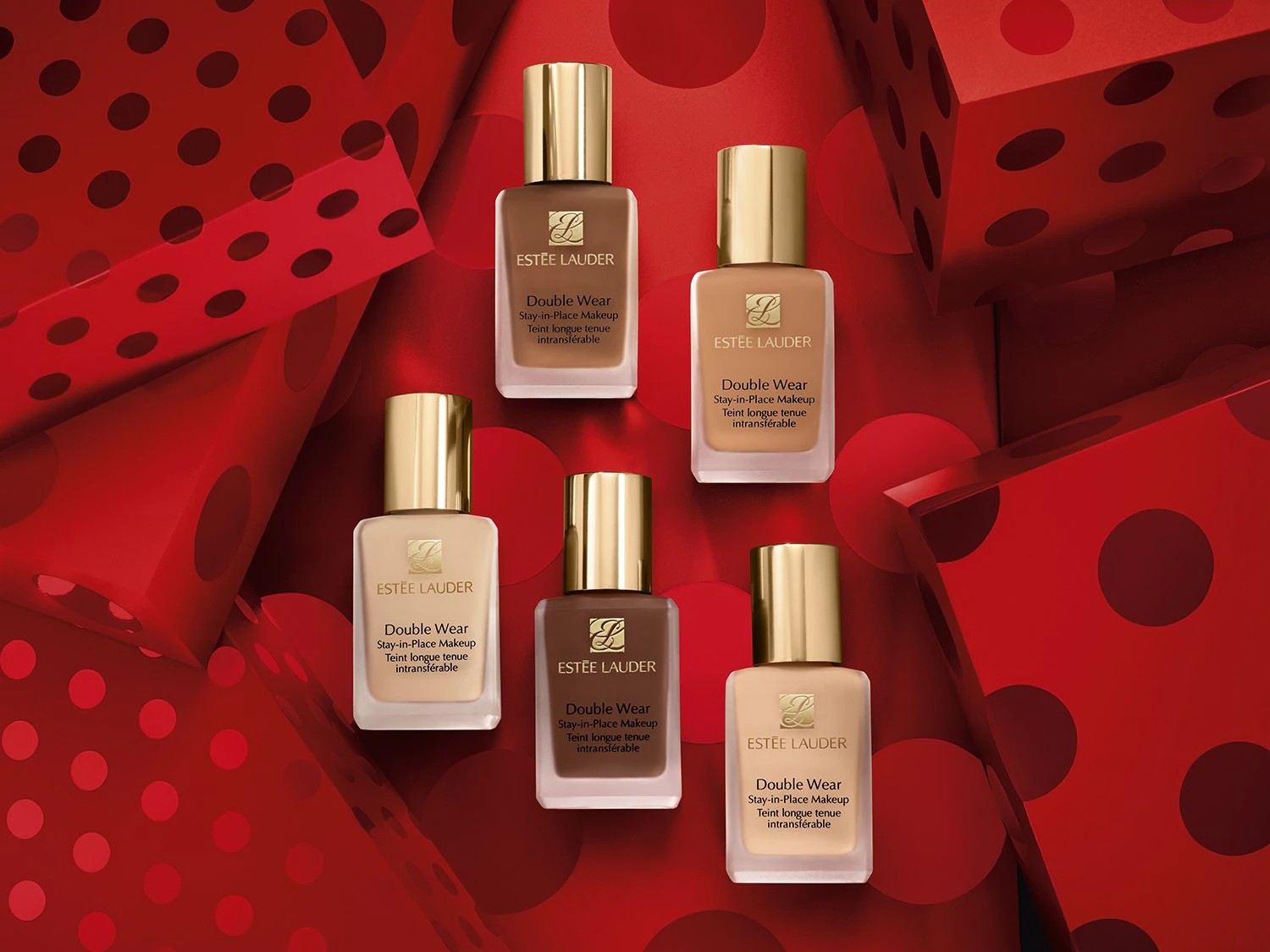 Découvrez le fond de teint Double Wear Stay-in-Place d'Estée Lauder, disponible dans une variété de teintes pour un teint longue tenue et impeccable.