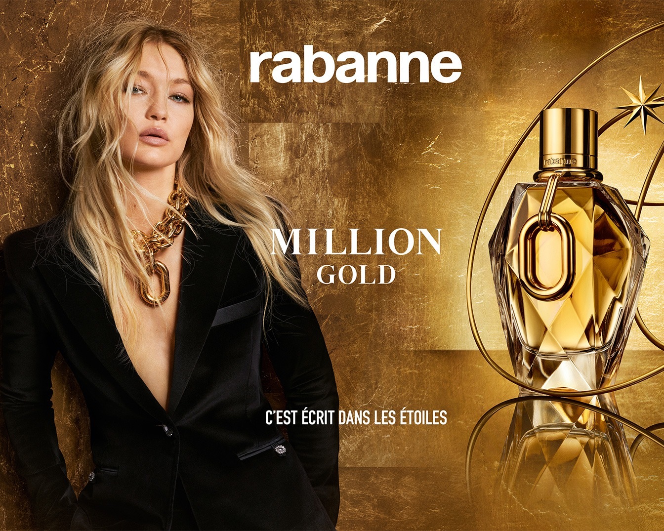 Découvrez Million Gold de Rabanne, un parfum luxueux présenté par une femme élégante portant un collier doré, avec le message "C'est écrit dans les étoiles".