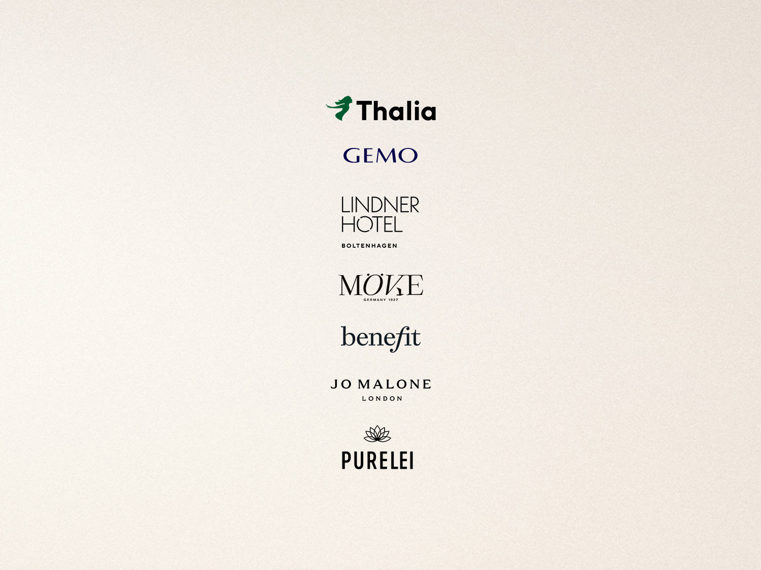 Die Logos von Thalia, GEMO, Lindner Hotel, Möve, Benefit, Jo Malone London und Purelei sind auf beigem Hintergrund dargestellt.