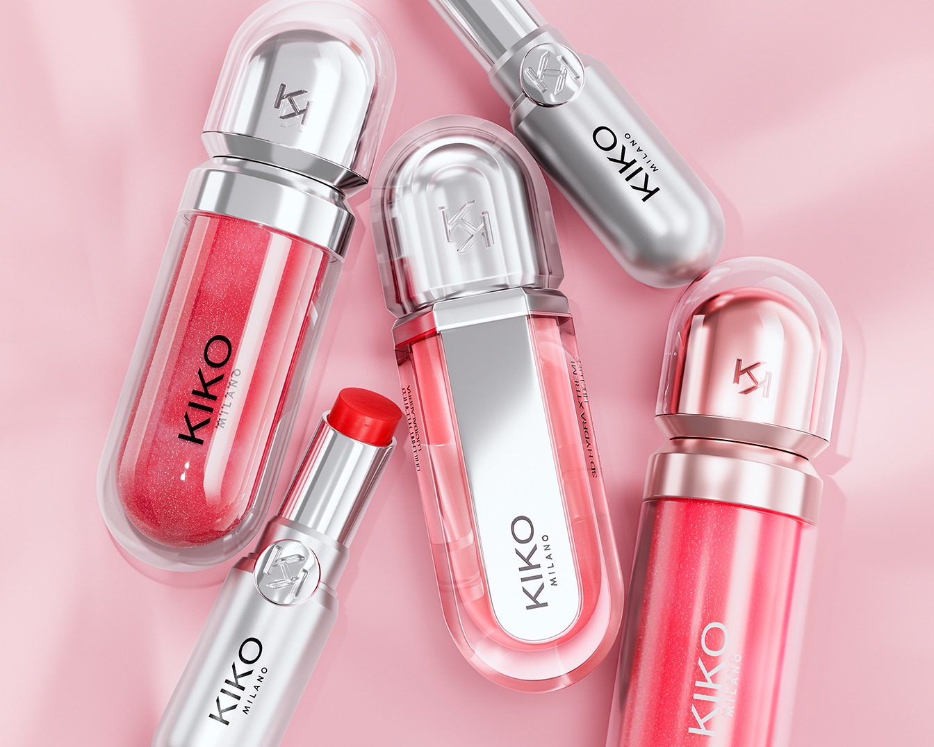 Découvrez la collection Kiko Milano : brillants à lèvres scintillants et rouges à lèvres hydratants dans des tons rosés et argentés pour une beauté éclatante.