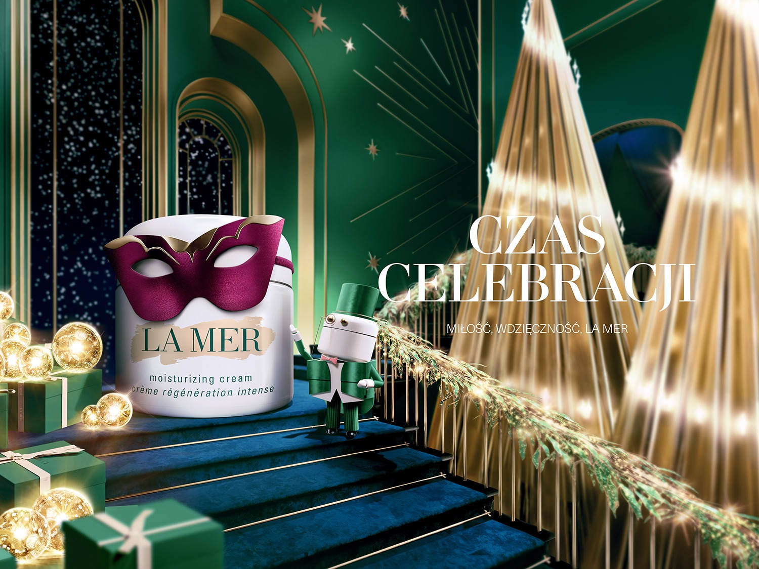 Poczuj magię świąt z La Mer! Krem nawilżający w białym opakowaniu zdobi purpurowa maska karnawałowa, a obok uroczy, zielony skrzat. Czas Celebracji, Miłość, Wdzięczność, La Mer.