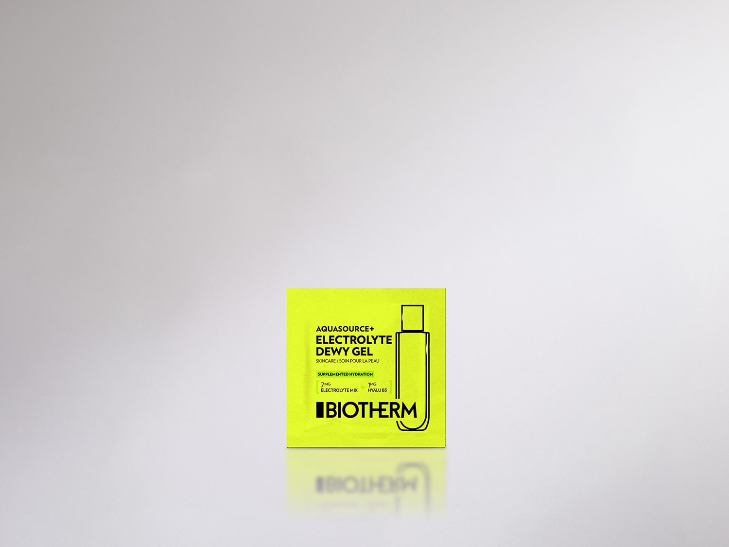 Die hellgrüne Verpackung von Biotherm Aquasource+ Electrolyte Dewy Gel Hautpflege mit dem Versprechen einer mit Elektrolyten angereicherten Feuchtigkeitspflege.
