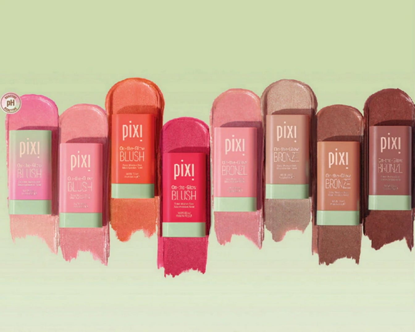 Découvrez la gamme Pixi On-the-Glow, avec des blushs et des bronzers en bâton aux teintes variées pour un éclat naturel et personnalisé.