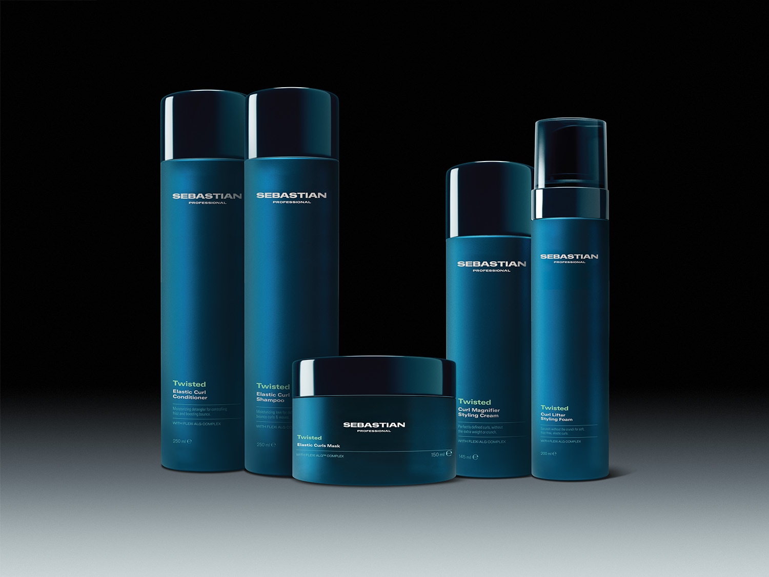 Entdecken Sie Sebastian Professional Twisted Elastic Curl Conditioner und Shampoo in blauen Flaschen, die Feuchtigkeit spenden, Frizz kontrollieren und Sprungkraft verleihen.