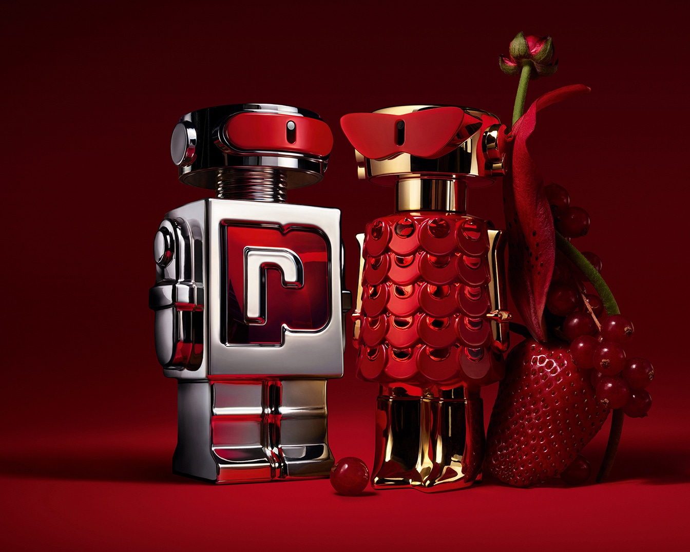 Découvrez le parfum Paco Rabanne en édition limitée, présenté dans des flacons robots argentés et rouges, évoquant un univers futuriste et audacieux.