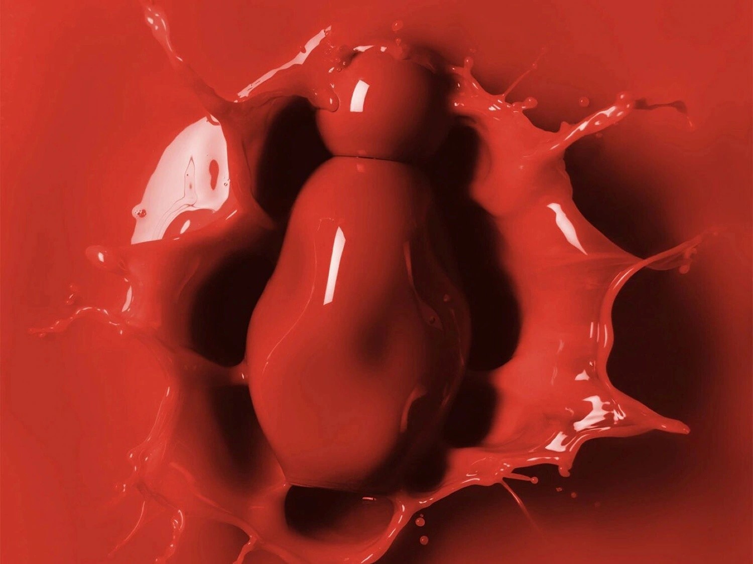 Ein Objekt in Form einer Puppe ist von roter Farbe umgeben, die wie eine Explosion aussieht.