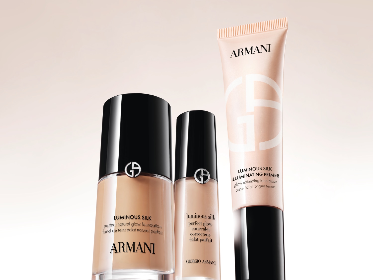 Objavte Armani Luminous Silk kolekciu: rozjasňujúci podklad, korektor pre dokonalý vzhľad a rozjasňujúci primer pre predĺženie trvácnosti.