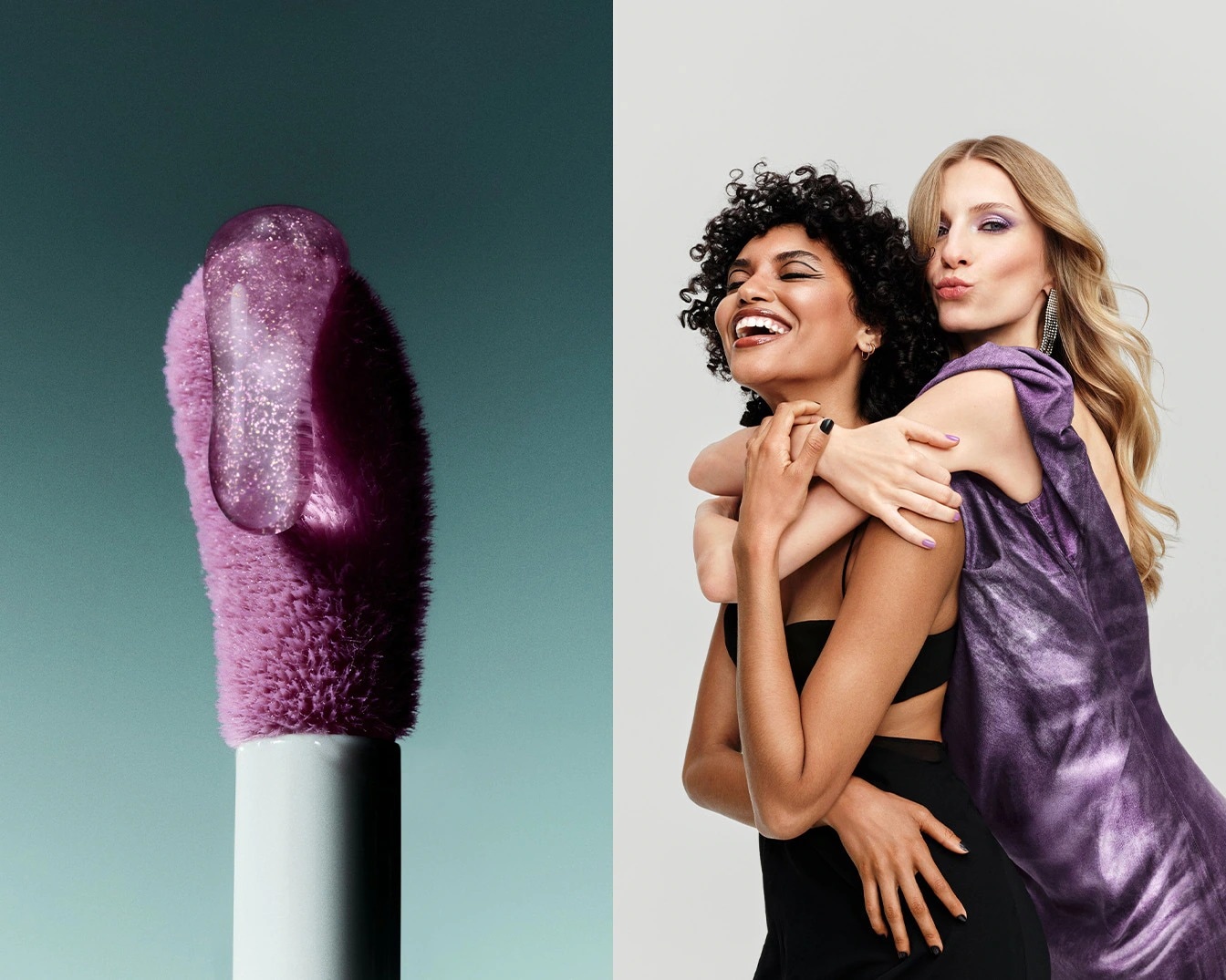 Nahaufnahme eines Lipgloss-Applikators mit glitzerndem, violettem Gloss und zwei Frauen, die sich umarmen und violette Kleidung tragen.