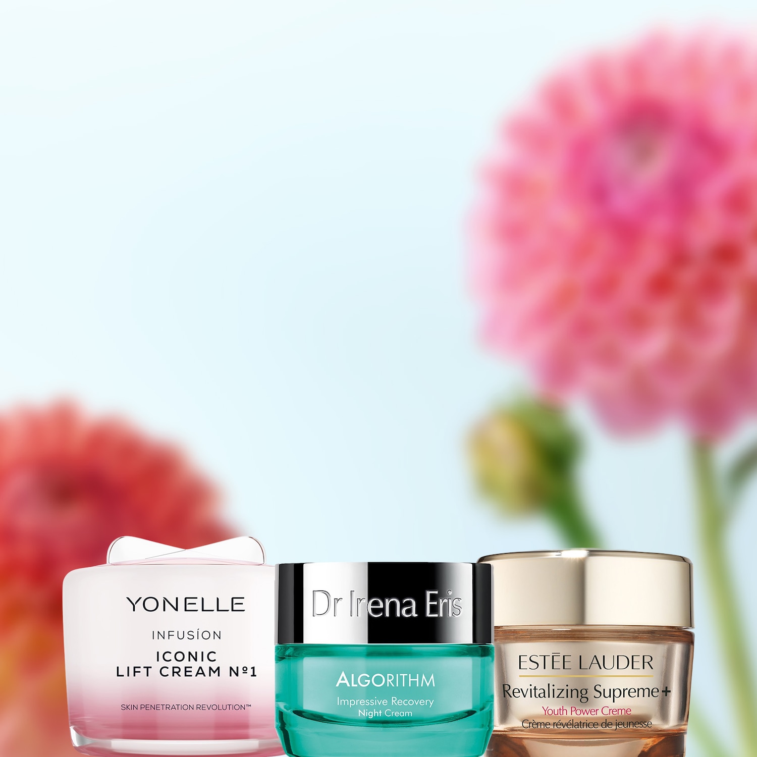 Trzy kremy do twarzy różnych marek: Yonelle Iconic Lift Cream N°1 w białym opakowaniu, Dr Irena Eris Algorithm w turkusowym słoiczku i Estée Lauder Revitalizing Supreme+ w złotym opakowaniu.