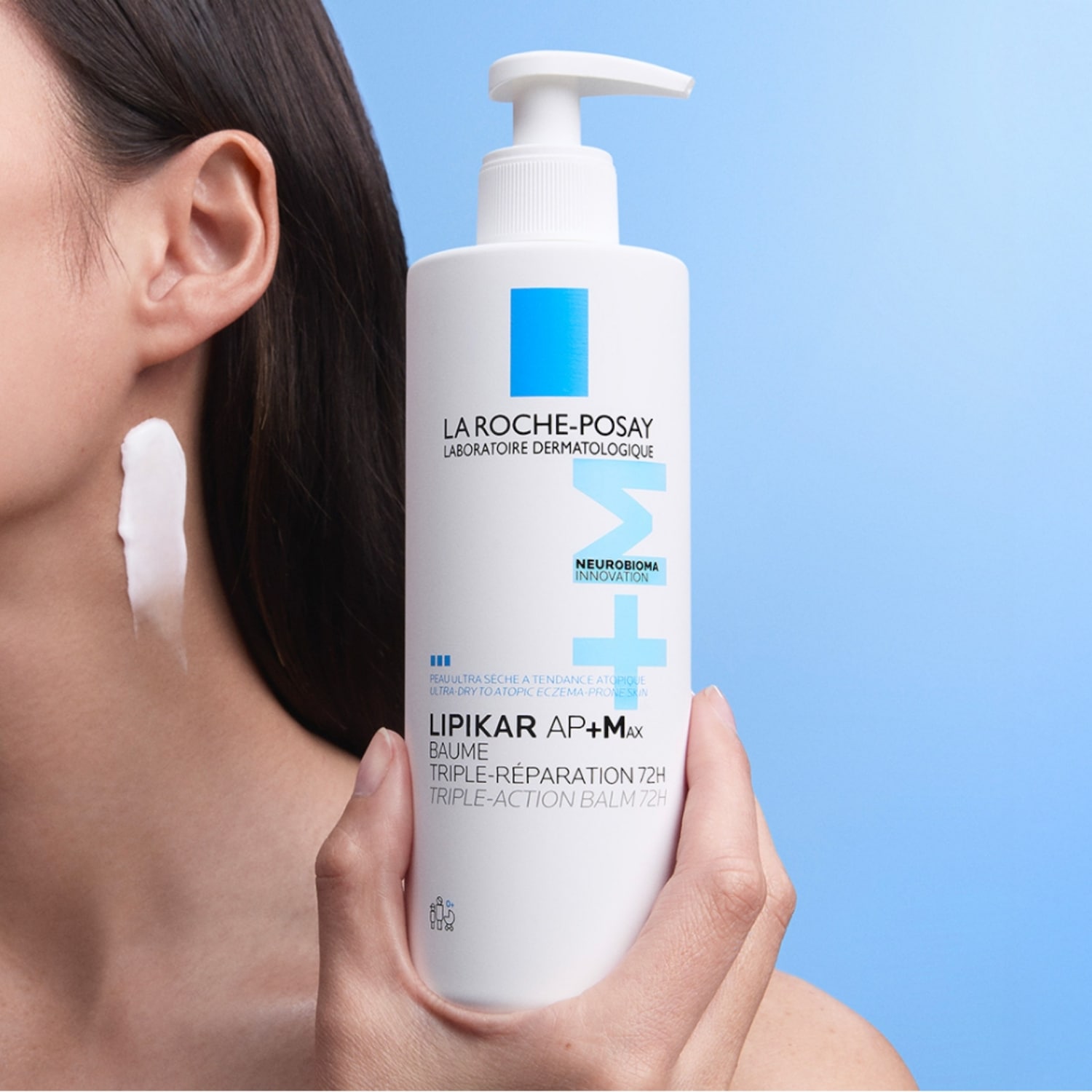 Découvrez le baume triple action Lipikar AP+M de La Roche-Posay, un soin réparateur 72H pour les peaux ultra-sèches à tendance atopique, présenté dans un flacon blanc avec une touche de bleu.