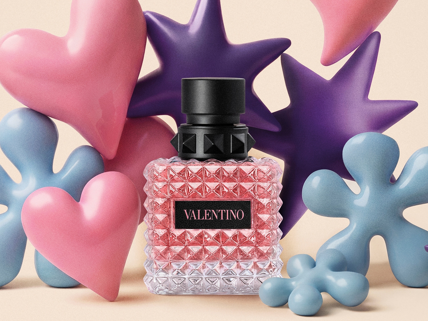 Il profumo Valentino è presentato in un flacone rosa con borchie, circondato da cuori rosa, stelle viola e figure blu.