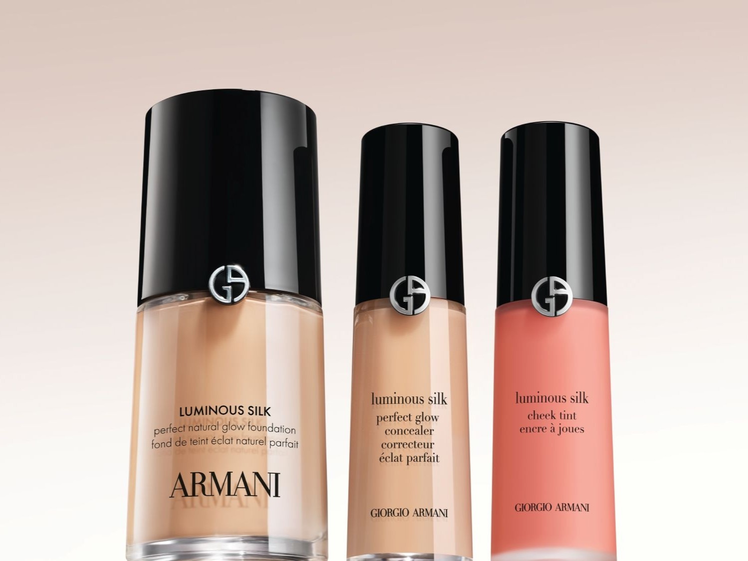 Découvrez le fond de teint Luminous Silk d'Armani, un éclat naturel parfait pour un teint sublimé.