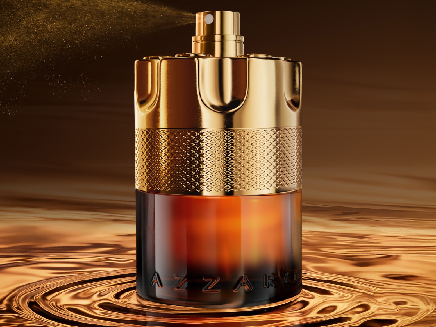 Flacon de parfum Azzaro doré avec un vaporisateur diffusant une brume scintillante, évoquant luxe et sophistication.