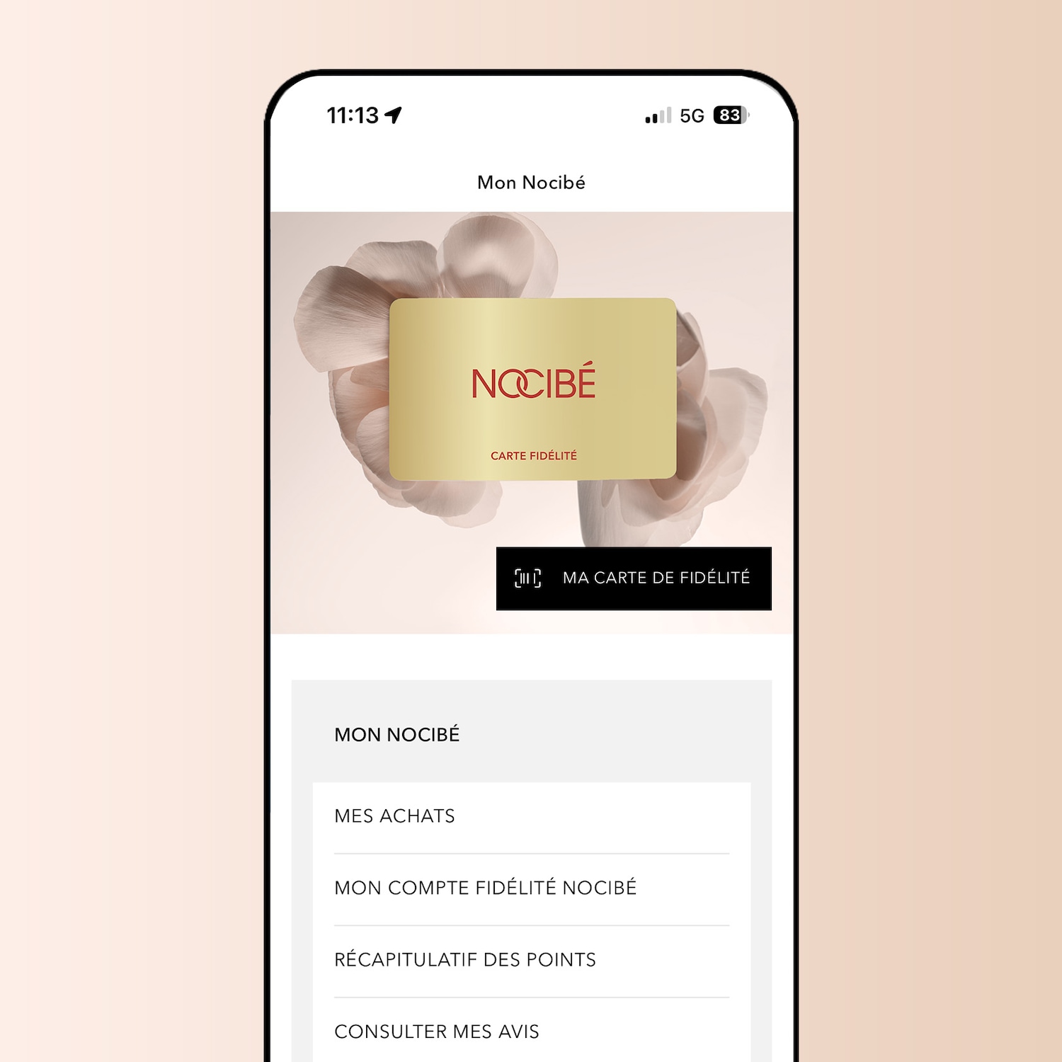 L'écran d'un smartphone affiche l'application Nocibé, présentant une carte de fidélité dorée avec le logo Nocibé et l'option "Ma carte de fidélité" pour accéder aux détails.