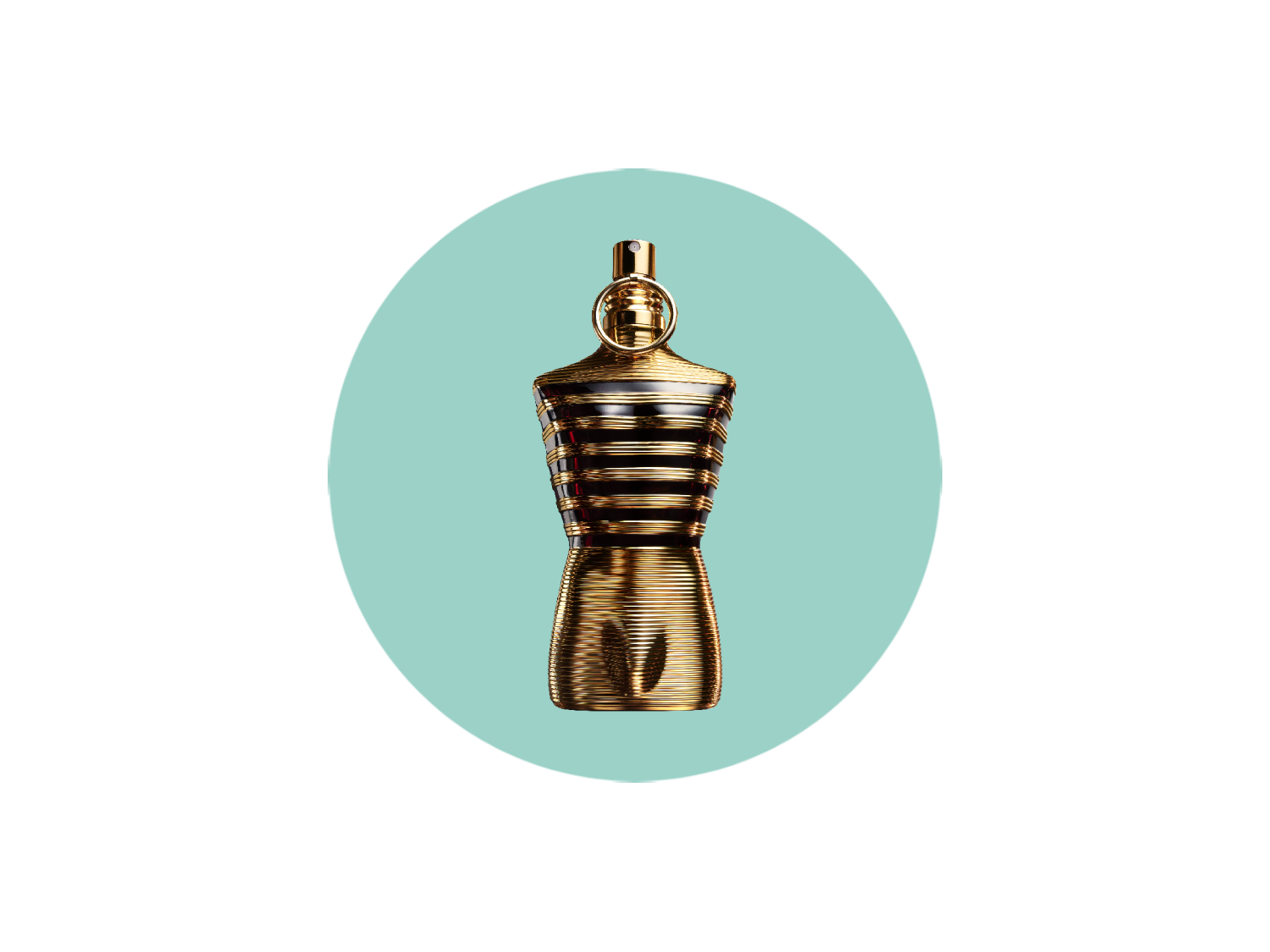 Flakon perfum Jean Paul Gaultier Le Male w kształcie męskiego torsu, wykonany ze złotych i czarnych poziomych pasków, umieszczony na jasnoniebieskim okręgu.