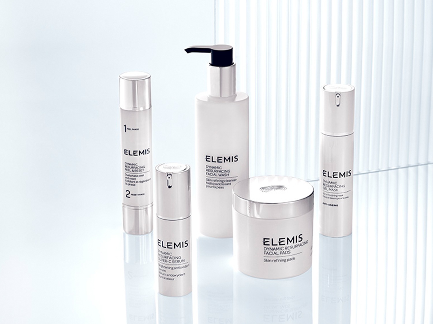Descoperiți gama Elemis Dynamic Resurfacing, o colecție de produse de îngrijire a pielii, inclusiv un peeling, o mască gel, un ser, un gel de curățare și dischete faciale, toate concepute pentru a reînnoi și a lumina tenul.