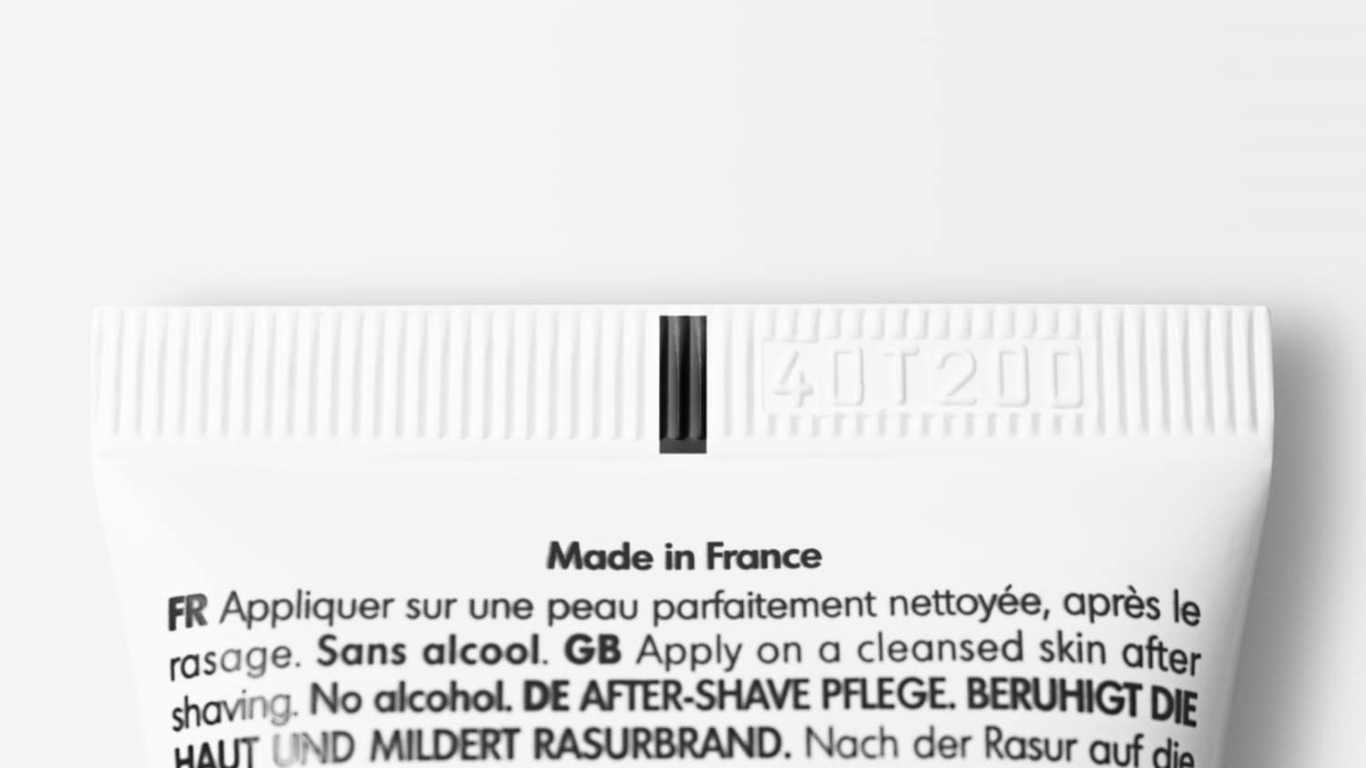 El producto está hecho en Francia e indica aplicar sobre la piel limpia después del afeitado, sin alcohol.