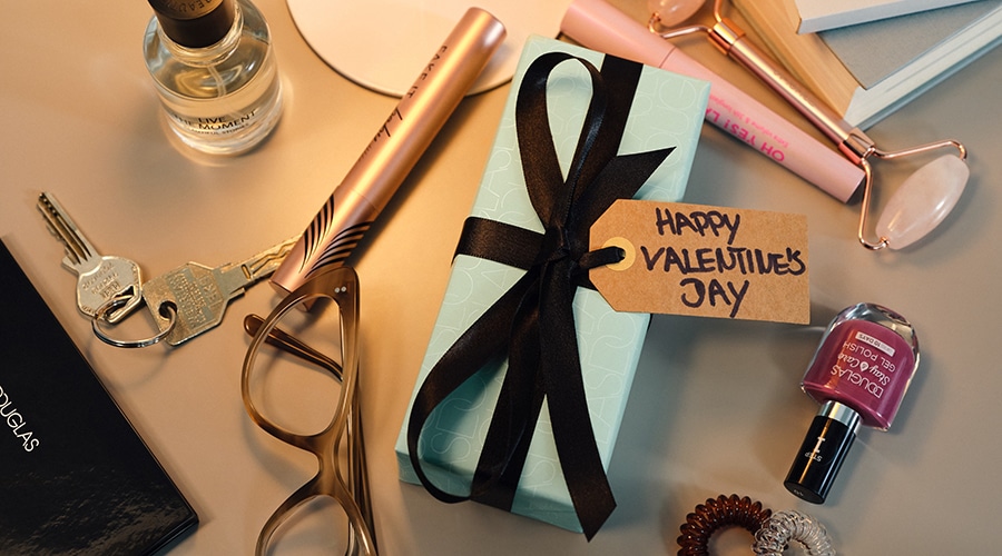 Idee regalo per San Valentino: cofanetti beauty per lei e per lui