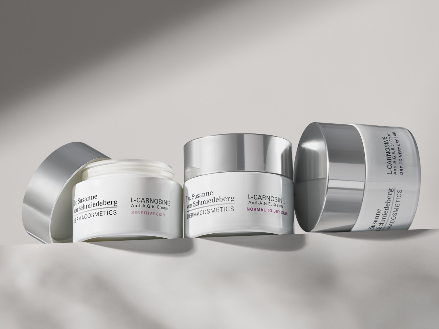 Dr. Susanne von Schmiedeberg L-CARNOSINE Anti-A.G.E. krémek különböző bőrtípusokra: érzékeny, normál-száraz és nagyon száraz bőrre.