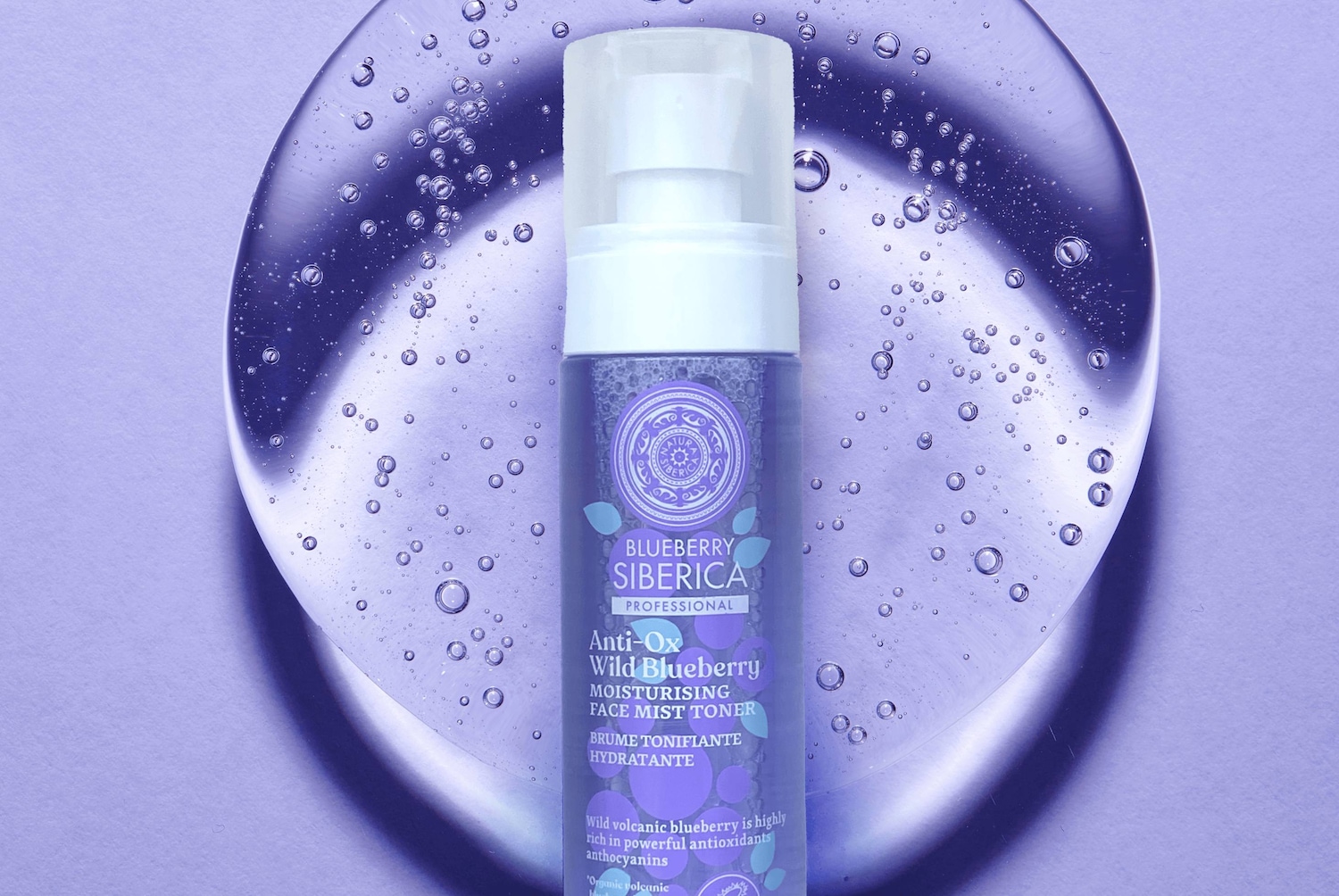 Découvrez le tonique visage hydratant Anti-Ox Wild Blueberry de Blueberry Siberica Professional, un soin enrichi en antioxydants pour une peau éclatante.