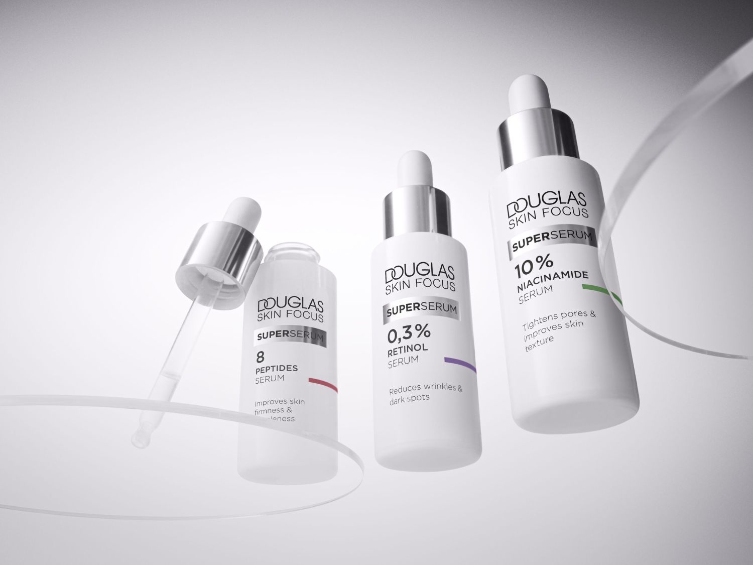 A Douglas Skin Focus Super Serumok: 8 peptide szérum a bőr feszességéért, 0,3% retinol szérum a ráncok ellen, és 10% niacinamid szérum a pórusok összehúzására.