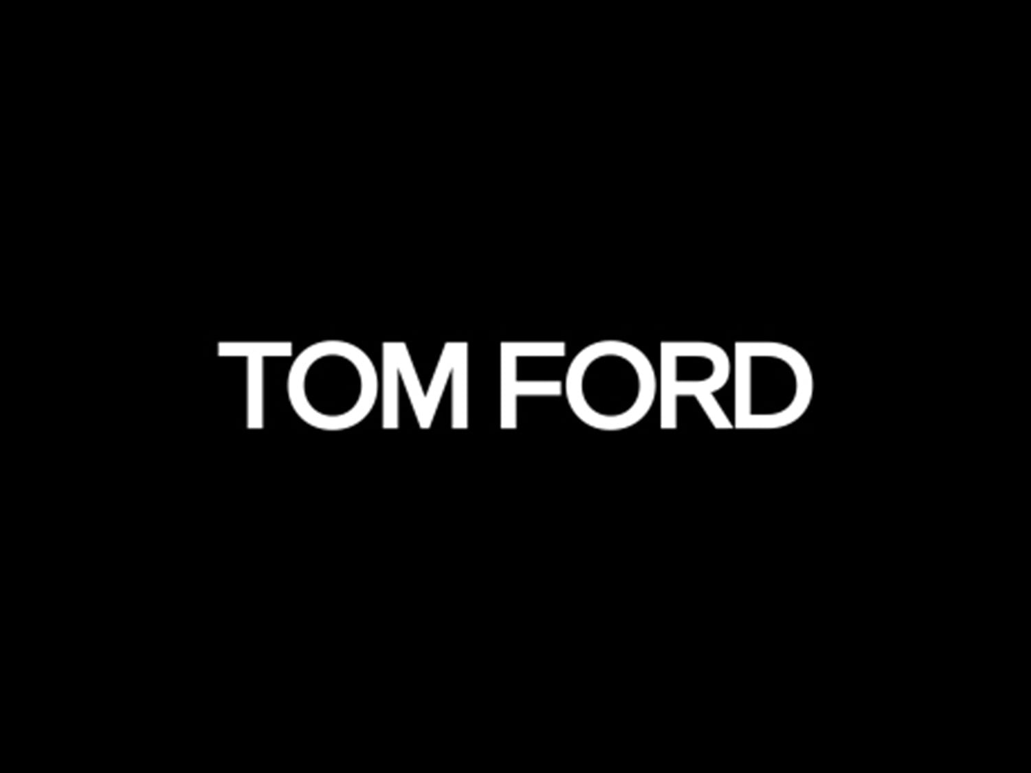 Auf schwarzem Hintergrund prangt der Schriftzug TOM FORD in strahlendem Weiß.
