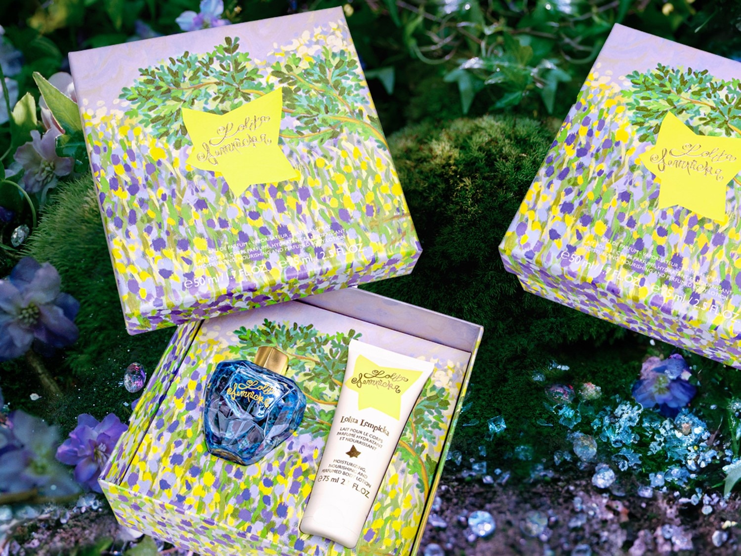 Découvrez le coffret Lolita Lempicka, comprenant un parfum vaporisateur et un lait pour le corps parfumé, hydratant et nourrissant, le tout dans un emballage floral enchanteur.