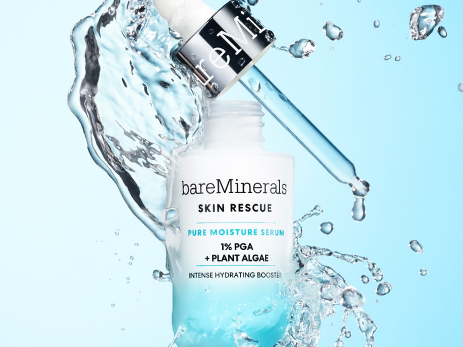 Serum bareMinerals SKIN RESCUE PURE MOISTURE z 1% PGA i algami roślinnymi, intensywnie nawilżające, w białej butelce z pipetą na tle rozpryskującej się wody.