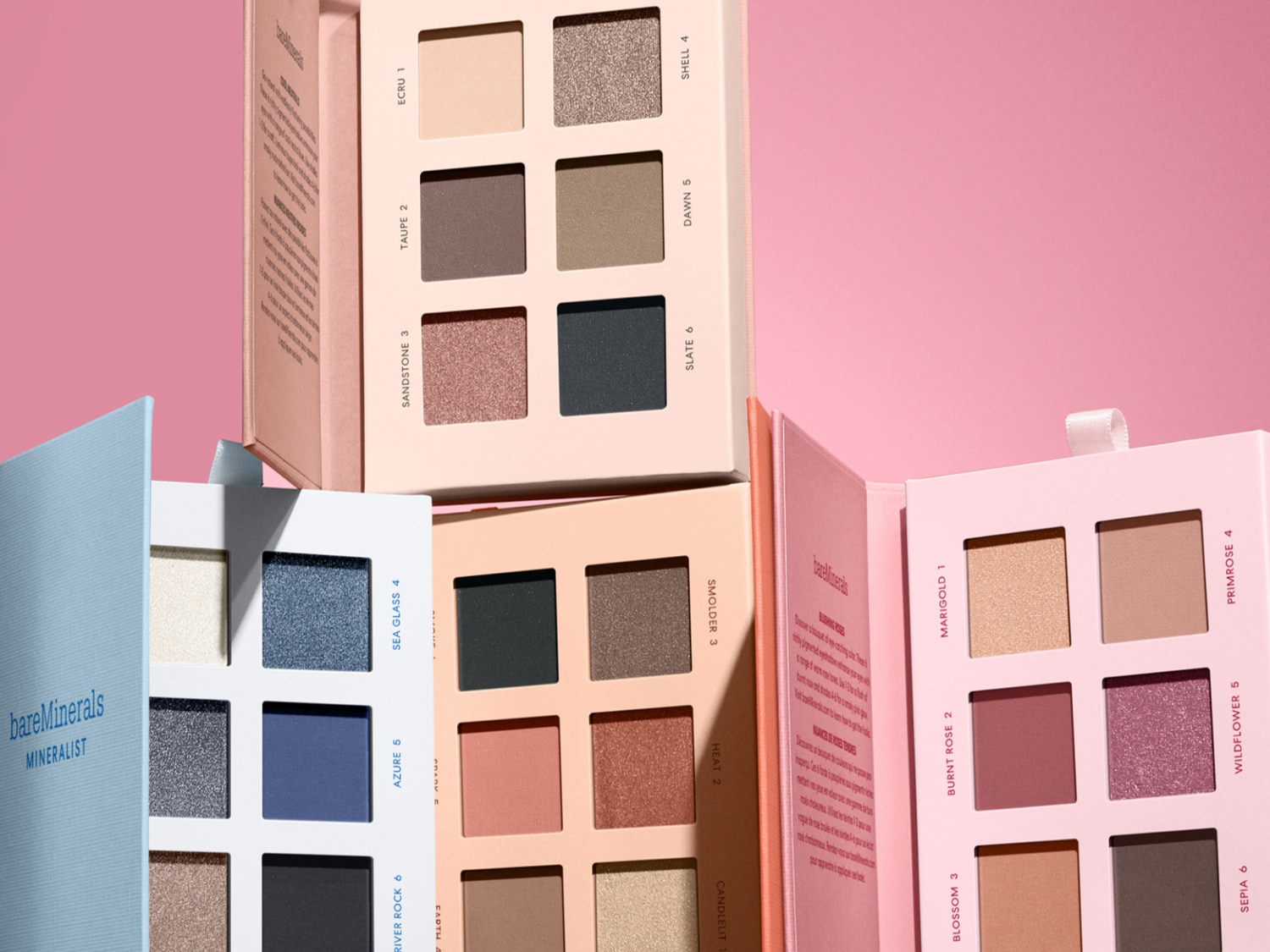 Palety cieni do powiek bareMinerals MINIMALIST w odcieniach beżu, brązu, różu i błękitu, z matowym i błyszczącym wykończeniem, idealne do stworzenia różnorodnych makijaży.